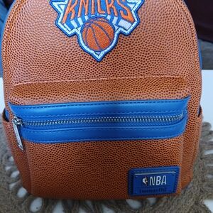 NBA  KNICKS LOUNGEFLY HARDTAG BACKPACK NWT